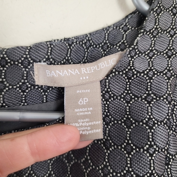 Banana Republic Business Casual Petite dress, with light sheen oval tile pattern - Picture 3 of 6